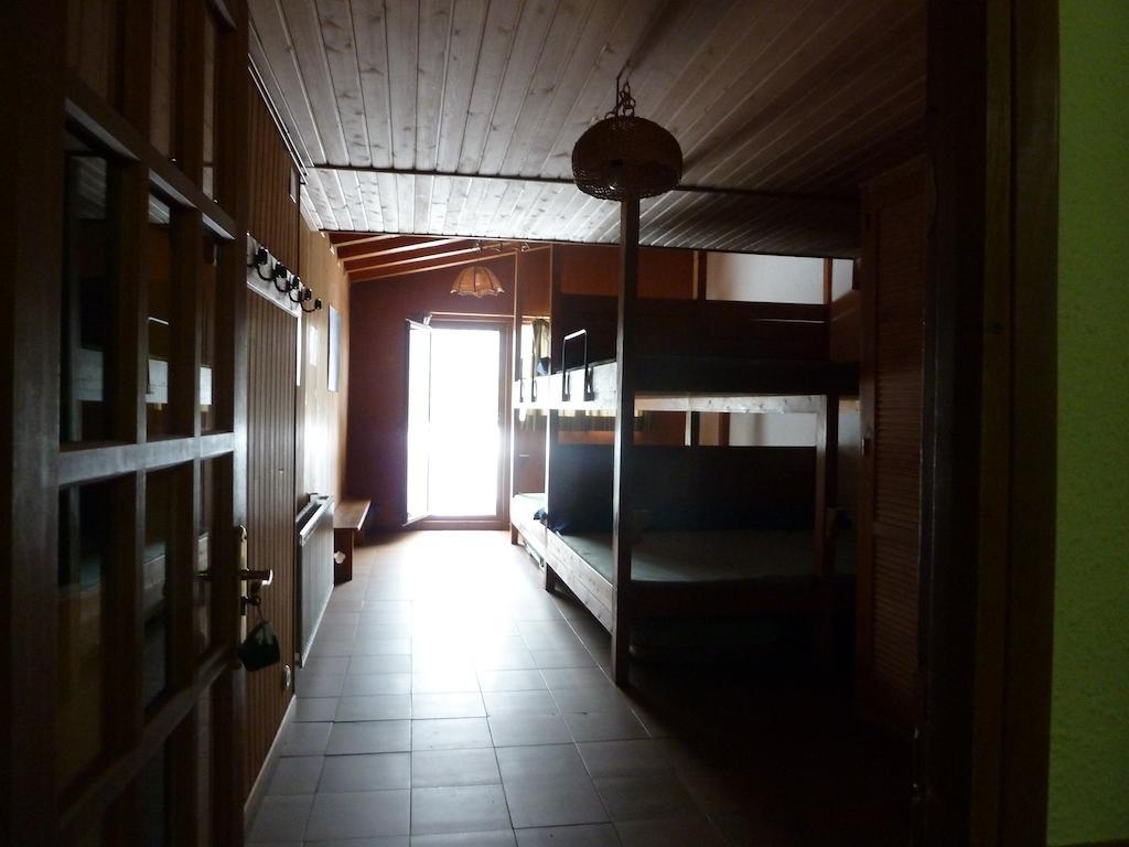 Albergue "El Aguila" Candanchú 部屋 写真