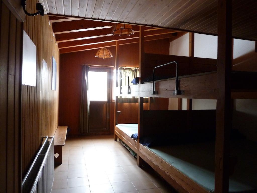 Albergue "El Aguila" Candanchú 部屋 写真